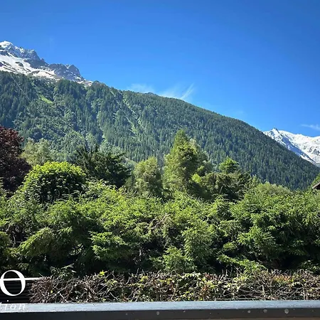 A Great For 4 People With Jacuzzi Chalet